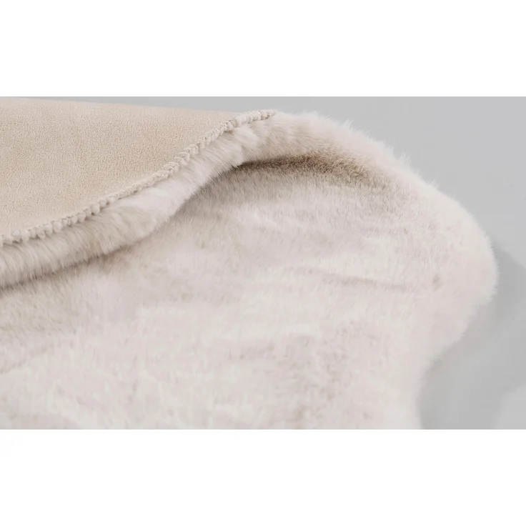SCHÖNER WOHNEN-Kollektion Fellteppich Tender, fellförmig, Höhe: 26 mm, weich durch Microfaser, Kaninchenfell Haptik, Kunstfell, waschbar – Bild 2