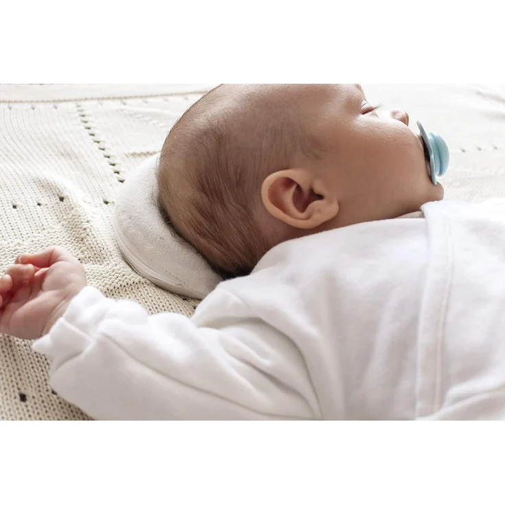 Alvi Kopfstütze / Babykissen gegen Kopfverformung ALVIbino inkl. Aufbewahrungstasche - Smokey Stripe – Bild 2