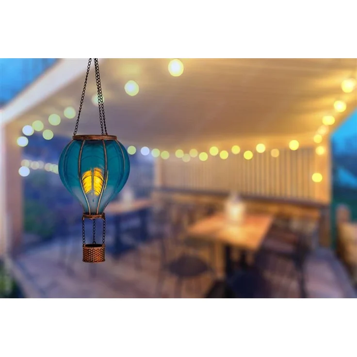 LED Solar Heißluftballon mit Flammeneffekt Beleuchtung | Laterne mit 20 warm-weißen Licher | Solarleuchte zum Aufhängen | inkl. Metallkette | Gesamthöhe ca. 46,5 cm (blau) – Bild 3
