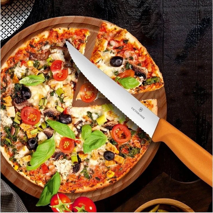 Victorinox, Swiss Classic, Profi Steak- und Pizzamesser, Extra Scharfe Klinge, Wellenschliff, 12 cm, Robuster Kunststoffgriff, Rostfreier Stahl, orange – Bild 3