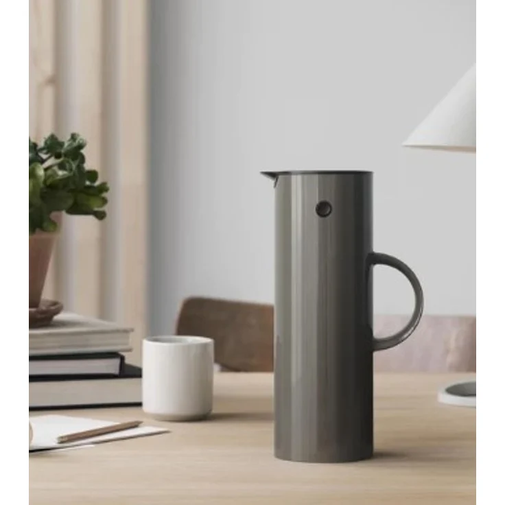 Stelton EM77 Isolierkanne 1 L soft cloud – Bild 3