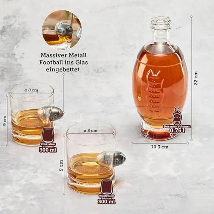40YARDS Gläser-Set American Football Whisky Set: 2x Whisky Gläser + Dekanter, Glas, Whisky Gläser mit Metall Football + Dekanter in Football Form – Bild 3