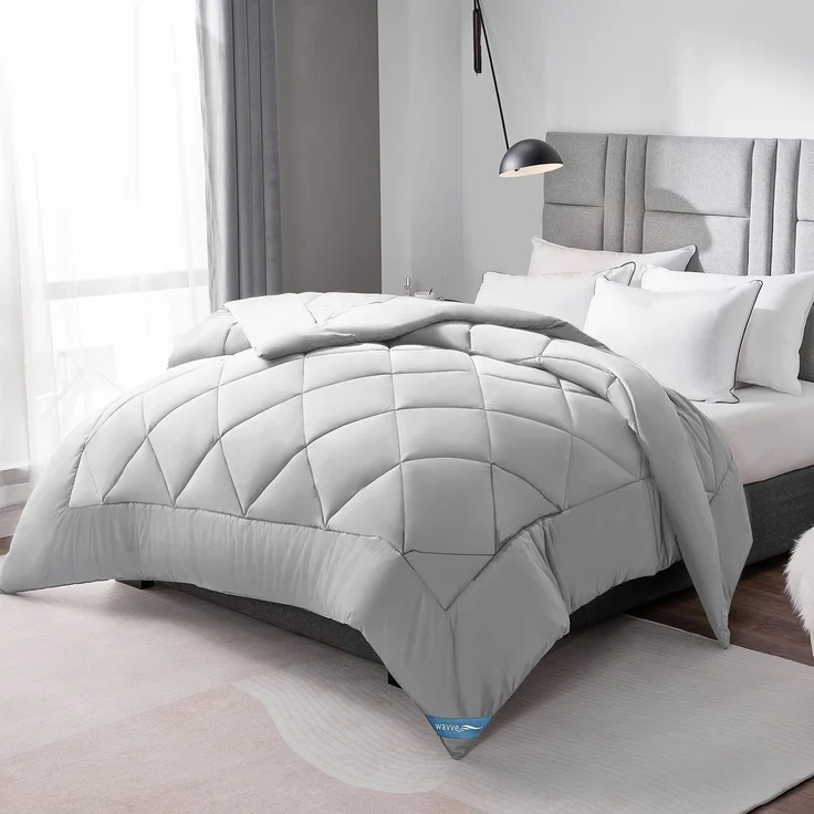 WAVVE Bettdecke 240x260 cm Ganzjahresdecke 4 Jahreszeiten, Steppdecke 300gsm Mikrofaser 260x240, Super Weiche Zudecke Schlafdecke Atmungsaktive 240 x 260 Hellgrau
