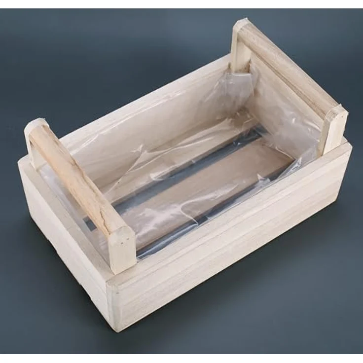 Herz & Heim Geschenkbox zu Ostern - Pflanzkorb aus Holz als Osterkorb für Ostergeschenke, 2 Griffe, mit Folie ausgekleidet – Bild 6