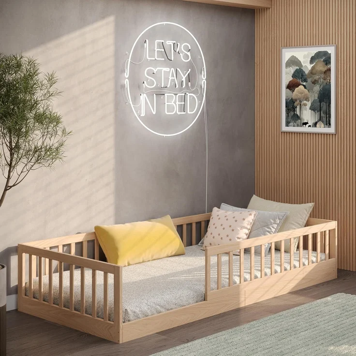 CADANI Kinderbett Timi Bodenbett bis 200 kg belastbar mit abnehmbarem Rausfallschutz (90x200 cm, Montessori Kinder- & Jugendbett aus Kiefer Massivholz), inkl. stabilem Roll-Lattenrost, Natur – Bild 1