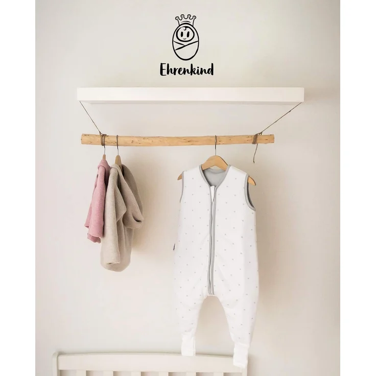 Ehrenkind® Baby Sommerschlafsack mit Füßen 1.0 TOG aus weicher OEKO-TEX zertifizierter Bio-Baumwolle | Sommer Schlafsack | Baby Schlafsack Gr. 80 Taupe mit weißen Sternen | 1 Tog – Bild 7