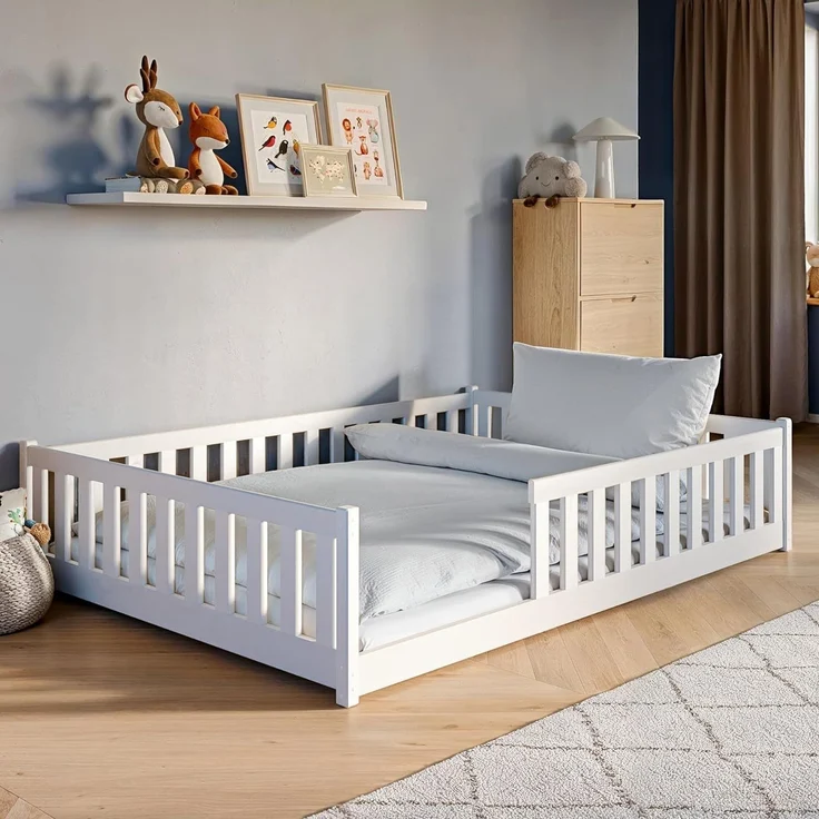 Kids Collective Montessori Bodenbett mit Rausfallschutz & Lattenrost, Massivholz weiß, 140x200 cm – Bild 2