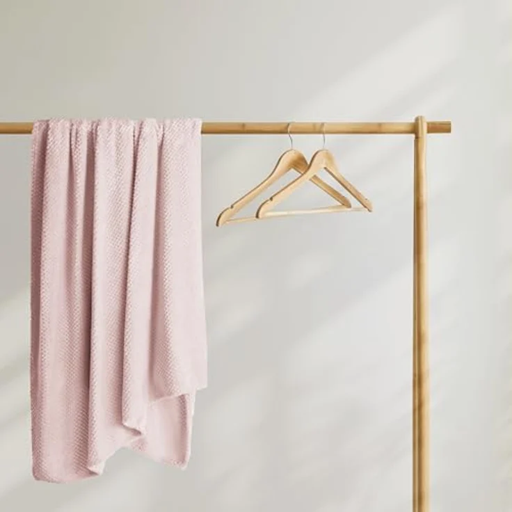 DecoKing Kuscheldecke 70x150 cm rosa Decke Microfaser Wohndecke Tagesdecke Fleece weich sanft kuschelig skandinavischer Stil pink Puder Henry – Bild 4