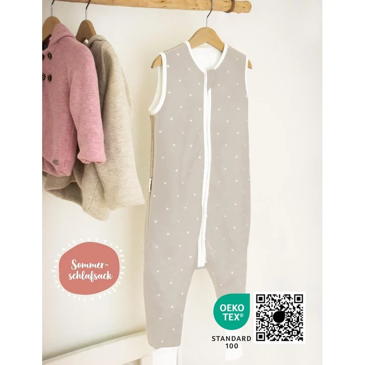 Ehrenkind® Baby Sommerschlafsack mit Füßen 1.0 TOG aus weicher OEKO-TEX zertifizierter Bio-Baumwolle | Sommer Schlafsack | Baby Schlafsack Gr. 80 Taupe mit weißen Sternen | 1 Tog – Bild 4
