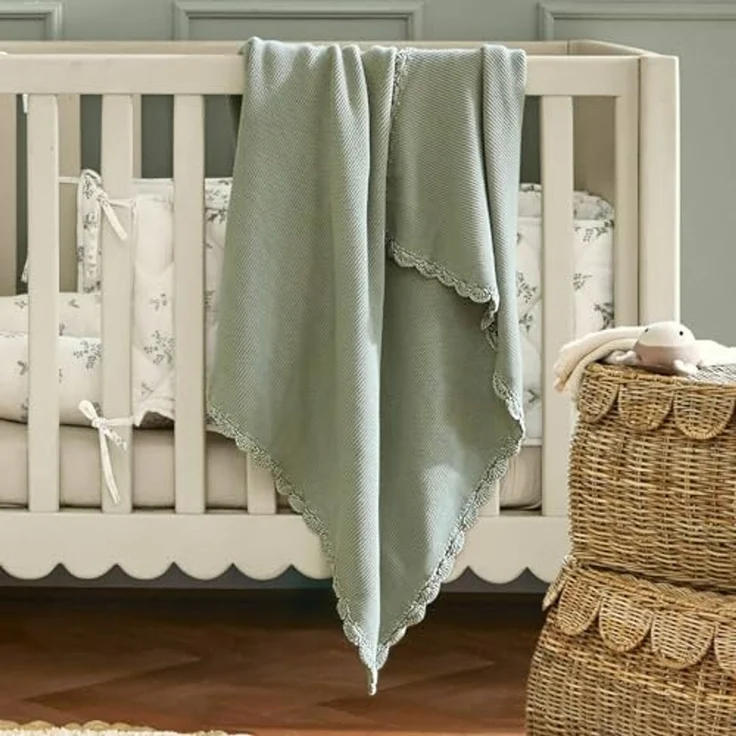 Babydecke Plaid Nymariel grün, Mirabeau, Baby, Weiche Baumwolle, Schmückende Häkelkante – Bild 2