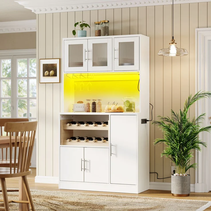 ZUBALIYA Buffetschrank 100 x 40 x 180 cm – Riffelglasfronten, RGB-LED mit Fernbedienung, 2 Steckdosen und USB, Weinregal für 10 Flaschen, MDF, Weiß – Bild 2