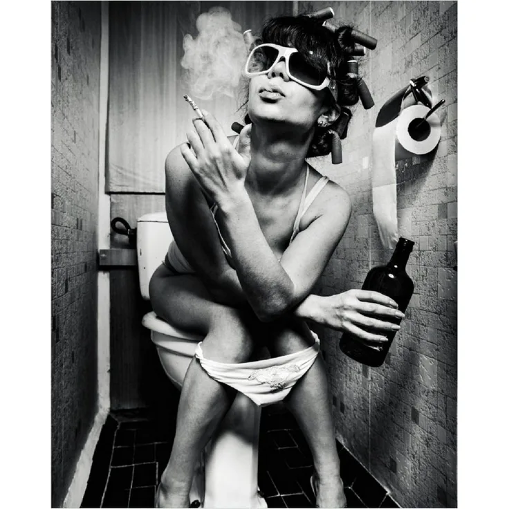 Wallario Poster, Kloparty - Sexy Frau auf Toilette mit Zigarette und Schnaps, in verschiedenen Ausführungen