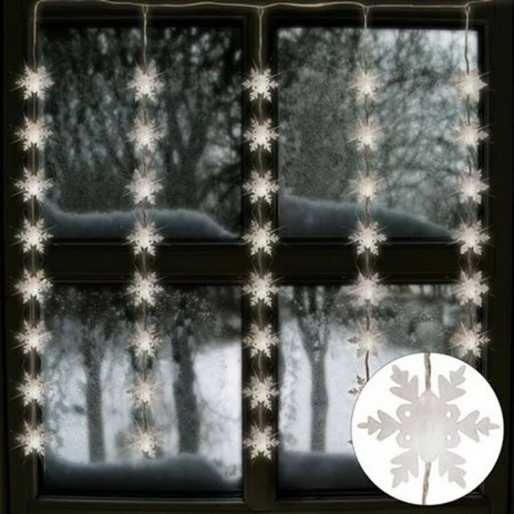 LED Lichtervorhang Schneeflocken 75x85cm Weihnachtesdeko 40 Lichter Fensterdeko – Bild 3