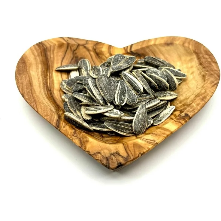 Olivenholz-erleben Snackschale in Herzform aus Olivenholz, Breite ca. 14 cm, (1-tlg), Die Herzform bringt Wärme und Natürlichkeit in jeden Raum