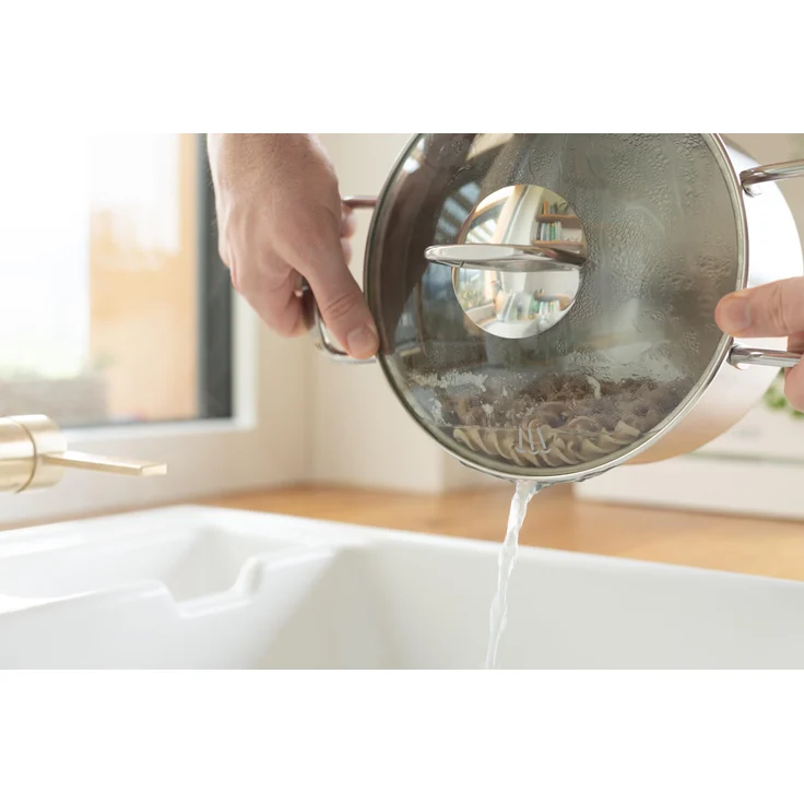 MÄSER Sanvito, Kochtopf 24 cm mit Glasdeckel und praktischem Ausgießer, kleiner Edelstahl Topf mit Siebdeckel und Literskala, geeignet für Induktion, Edelstahl 18/10 – Bild 5