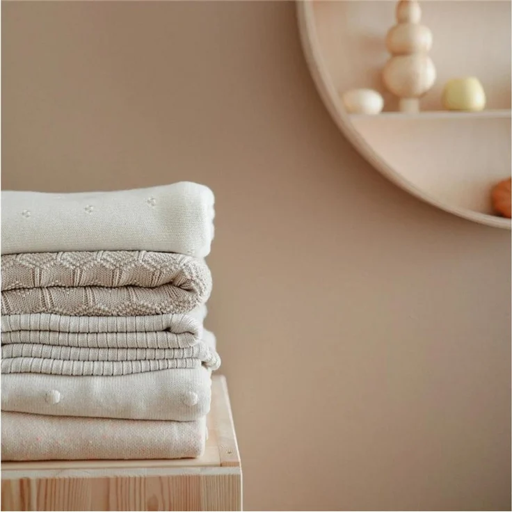 mushie Gestrickte Decke für Baby & Kinder | Decke auf 80x100 cm & 100% Bio-Baumwolle | Vielseitig & Perfekt für jedes Wetter (Honeycomb Beige) – Bild 3