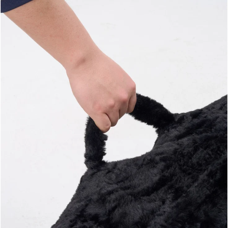 Sitzsack aus Kunstfell mit ergonomischer Rückenlehne, 123×97×73 cm, Schwarz – Bild 5