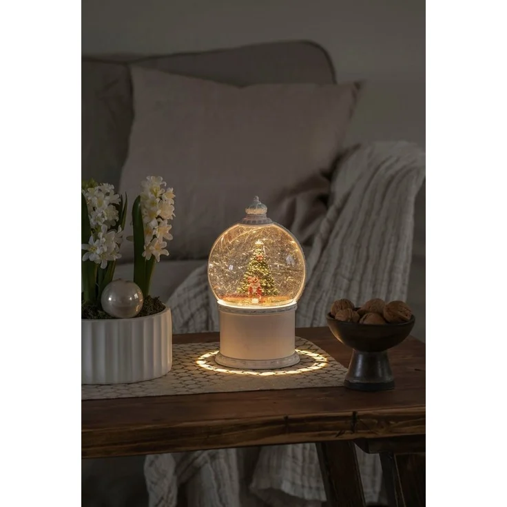 KONSTSMIDE LED Dekoobjekt LED Kugellaterne, "Weihnachtsszenerie", weiß, 1 warm weiße Diode, Timerfunktion, LED fest integriert, Warmweiß, wählbare Energieversorgung zwischen USB oder Batteriebetrieb, 5h Timer – Bild 3