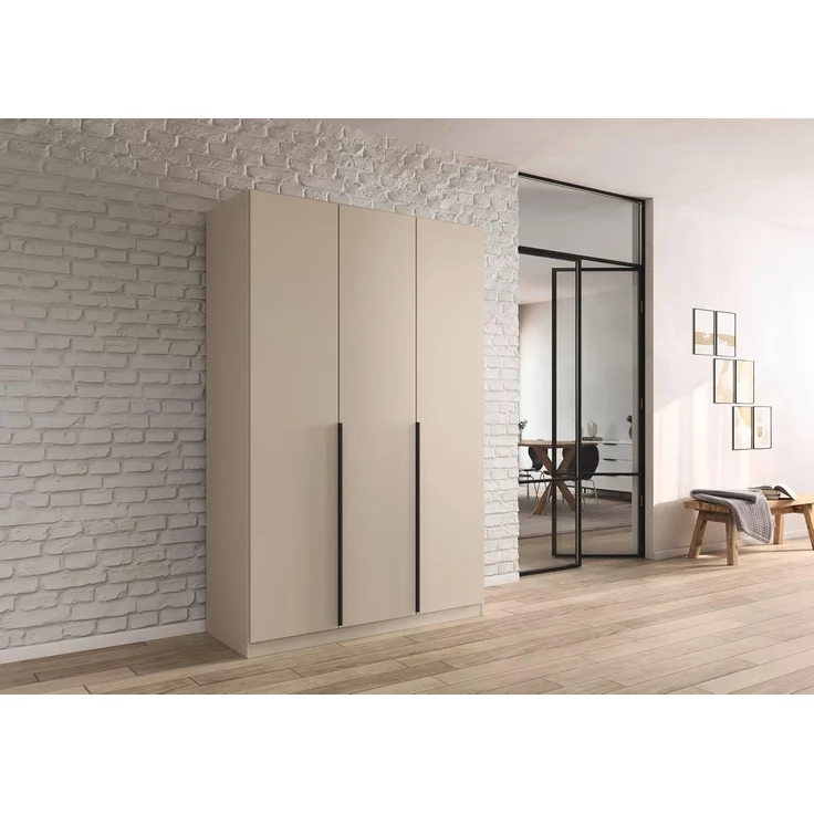 Rauch Möbel Alabama, Kleiderschrank, Garderobe, 3-türig, Zubehör Premium, 2 Kleiderstangen, 5 Einlegeböden, Schubladeneinsatz, Farbe Beige, Griff Grau metallic, 136 x 210 x 54 cm – Bild 2