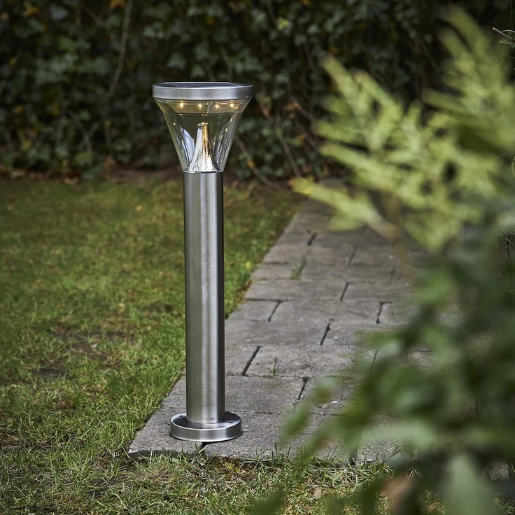Solar Wegeleuchte ,Narona' aus Edelstahl, Leuchtpfosten mit Dämmerungssensor, warmweiß, H 50cm – Bild 2