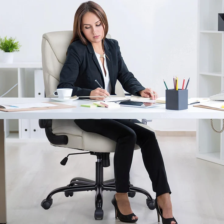 Sweetcrispy Chefsessel PU Leder Bürostuhl Ergonomisch, Schreibtischstuhl mit Hochklappbaren Armlehnen, Ergonomischer Computerstuhl mit Hoher Rückenlehne, Gaming PC Drehstuhl für Arbeit Ruhe, Weiß – Bild 7