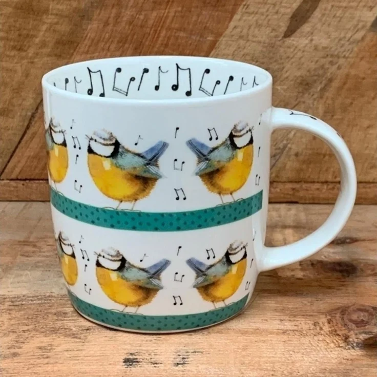 M19 Titten Becher