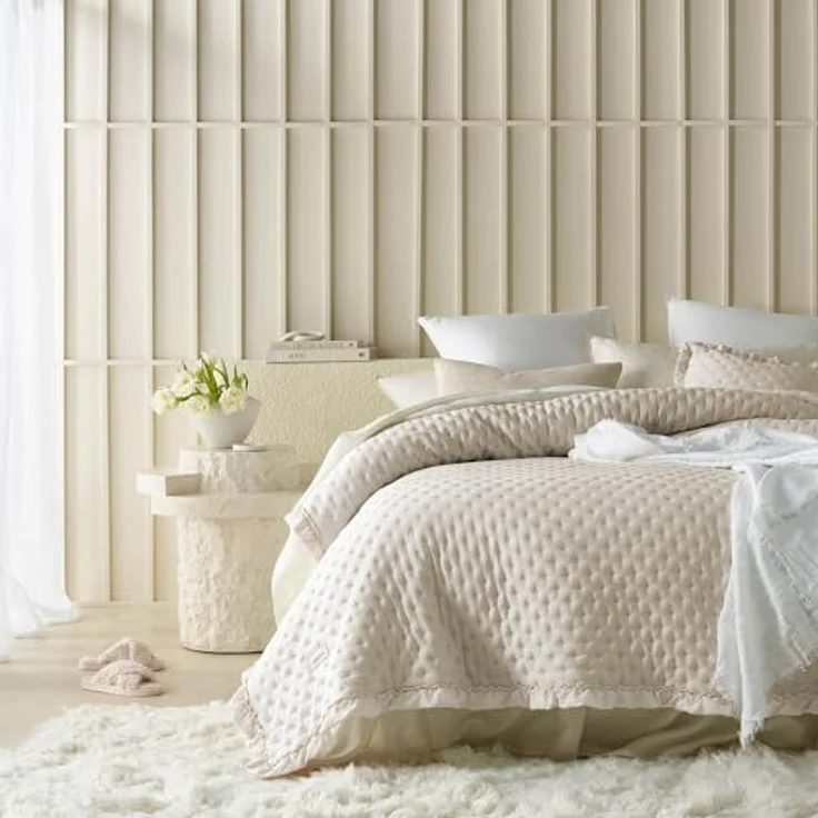 ROOM99 Molly Elegante Tagesdecke in Creme 200x220 cm Vielseitige Wohndecke als Bettüberwurf oder Sofaüberwurf Überwurfdecke für Bett und Sofa Steppdecke Stil Ideal als Bedspread – Bild 3