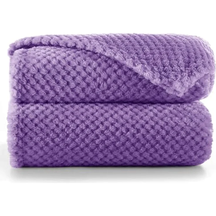 DecoKing Kuscheldecke 70x150 cm violett Decke Microfaser Wohndecke Tagesdecke Fleece weich sanft kuschelig skandinavischer Stil lila Henry – Bild 2