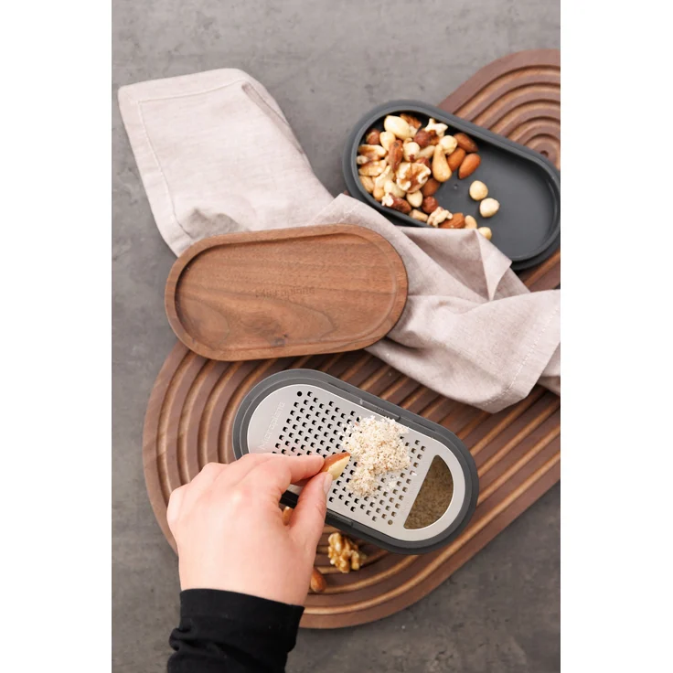 Microplane Handreibe mit Auffangbehälter 34700 Grater grau – Bild 5