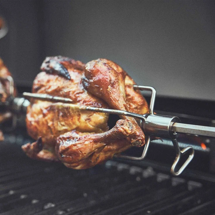 BURNHARD® Universal Drehspieß mit Motor, Elektrischer Grillspieß inkl. Fleischgabeln, Rotisserie für Gasgrill Fred 4- & 6-Brenner, Spießlänge: 90-110cm - Silber - #943700 – Bild 9