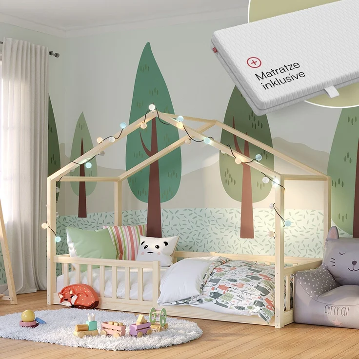 Bellabino 'Bia' Hausbett 80x160 cm mit Matratze, natur, Kiefer Massivholz, Bodenbett in Hausoptik, Montessori Kinderbett mit Rausfallschutz und Lattenrost – Bild 1