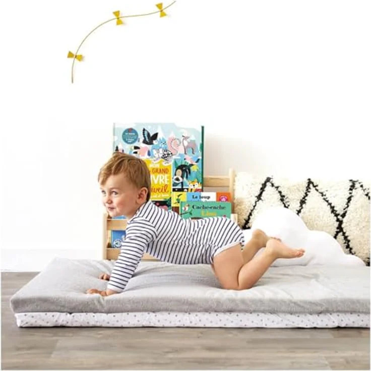 Candide rollbare Reiseauflage, weiß mit bunten Sternen, 60x120cm – Bild 2