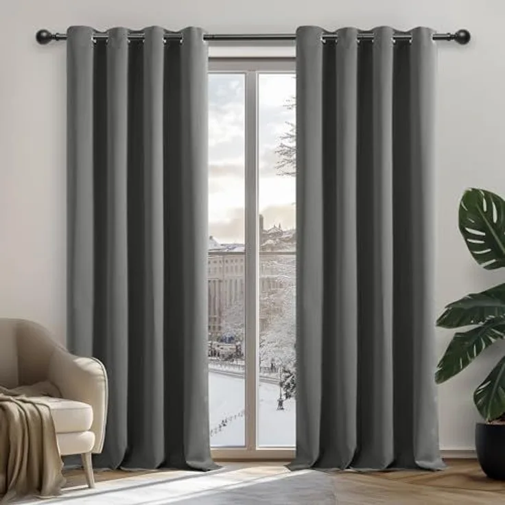 Deconovo Vorhang Verdunkelungsvorhang Ösen Gardinen Schlafzimmer Ösenvorhang Blickdicht Wärmehaltung, 160x132 cm(HöhexBreite), Hellgrau, 2er Set