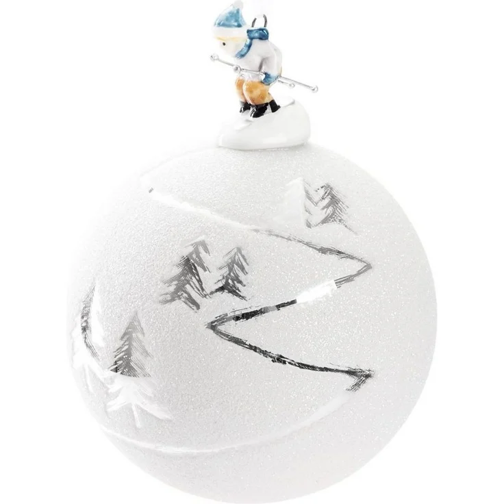 BRUBAKER Weihnachtsbaumkugel Premium Weihnachtskugel - Skipiste mit Ski/Schlitten Porzellan Figur (1 St), Glitzer Kugel mit Schnee Landschaft - 10 cm Glas Baumkugel Handarbeit – Bild 1