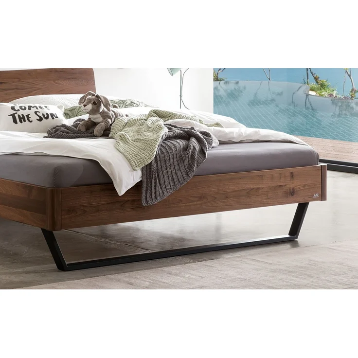 Hasena Bett Tresali Nussbaum mit Metallkufen 160x200 cm, Fußhöhe 20 cm – Lounge – Bild 4