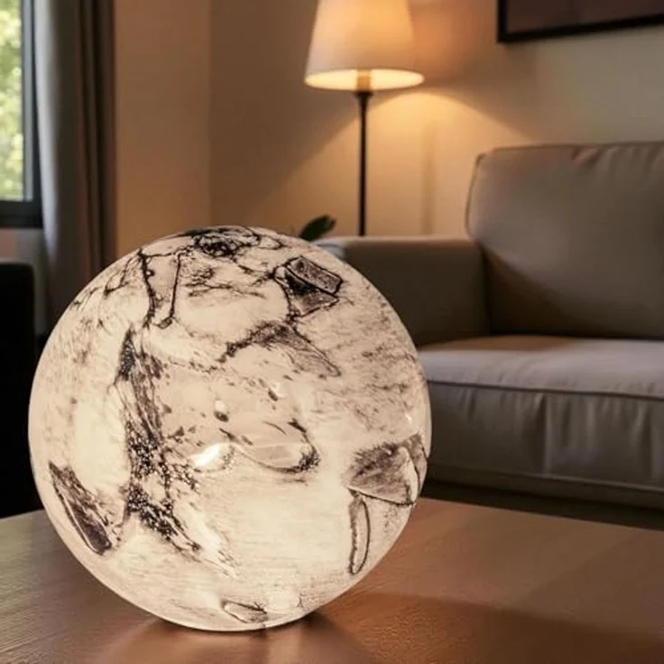 Formano Kugellampe Earth Glas Marmor Design 24 x 24cm Tischlampe aus weißem Glas mit farbigem Dekor – E14 Fassung – stilvolle Ambientebeleuchtung für Wohnzimmer, Schlafzimmer & Flur – Bild 3