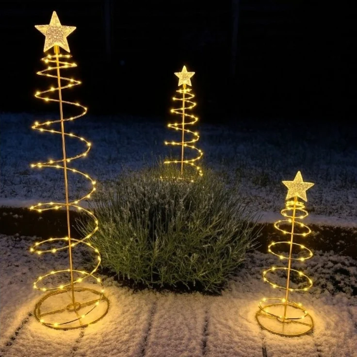 Online-Fuchs LED Baum 3er Set Lichterbäume mit Sternenspitze - Weihnachtsdeko für draußen, Indoor & Outdoor, Lichterketten mit 233 warmweißen LED´s, inklusive 6-Stunden Timerfunktion - mit Batterien – Bild 1