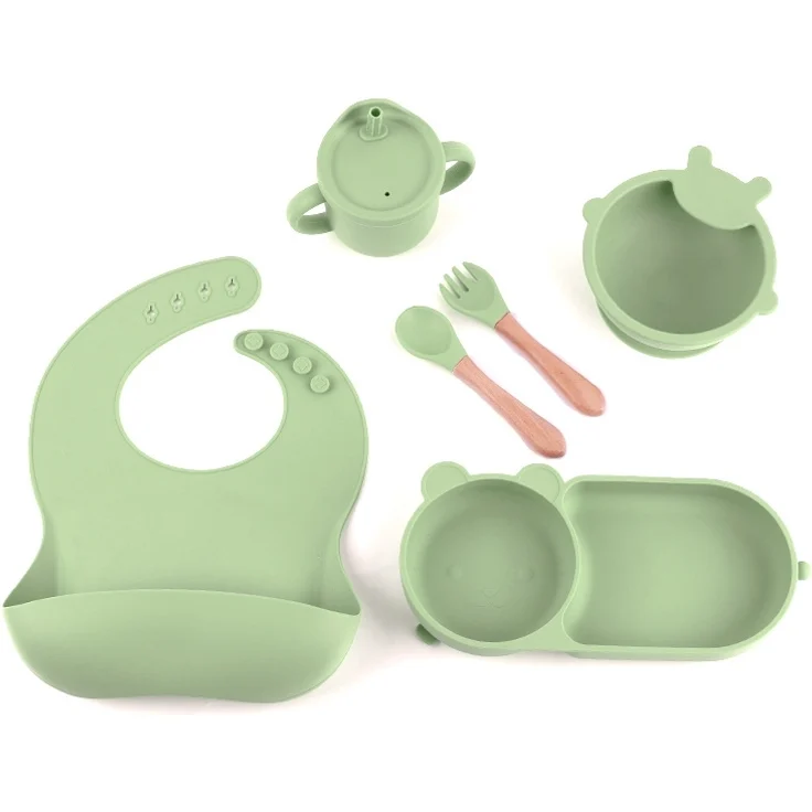 ABC Olivgrünes 6-teiliges Silikon-Geschirrset für Kinder, bestehend aus Babynahrungsschüssel, Teller, Strohhalm und Becher – Bild 1