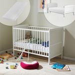 Kids Collective Babybett umbaubar zu Kinderbett 60x120 cm mit Matratze und Lattenrost, Raufallschutz Vollholz 120 x 60, weiss sehr stabil Made in Europe