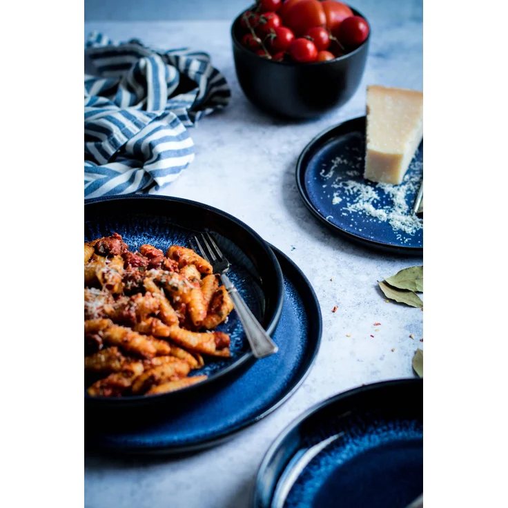 Modernes Suppenteller Set für 4 Personen in aufregendem Vintage Look, große tiefe Teller für Pasta und Suppen aus Keramik in Blau und Schwarz – Bild 4
