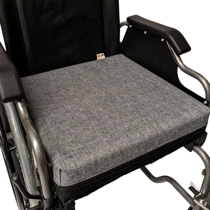 Seniori Sitzkissen SENIORI Rollstuhlkissen 42x42x8cm Antidekubitus Schaumstoffschicht, 3K. Grau – Bild 1