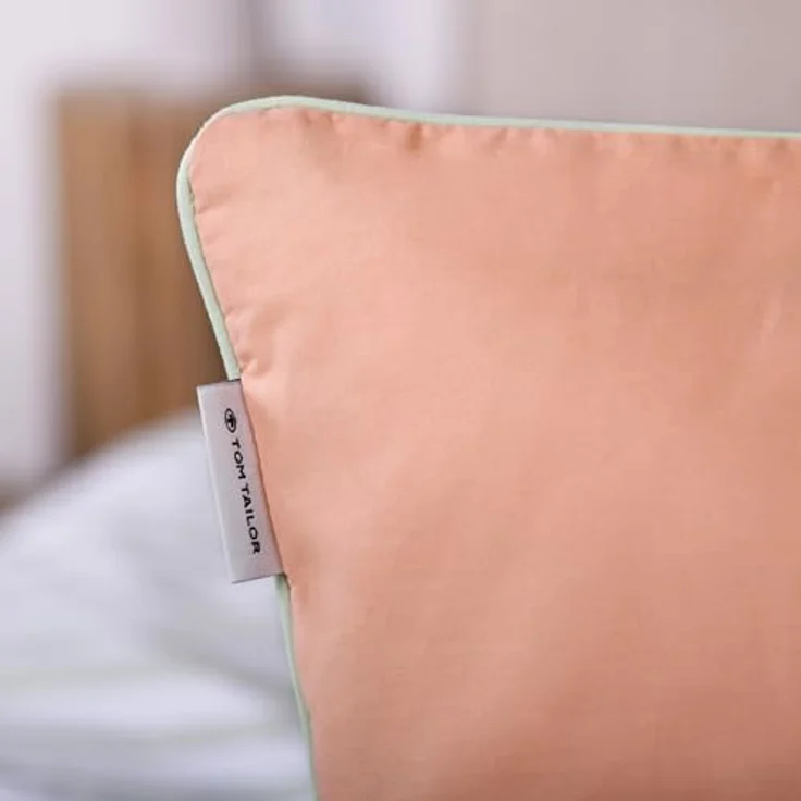 TOM TAILOR Perkal-Kissenhülle, 40x40 cm, 100% Baumwolle, Wendemotiv mit farbiger Paspel, STRIPES WITH A KICK, Hellgrün & Pfirsich (Green Leaf & Juicy Peach) – Bild 4