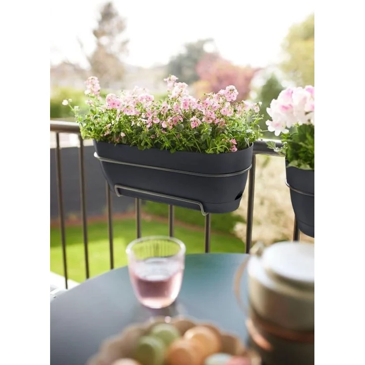 elho Vibia Campana Balkonkasten Allin1 70 mit Wasserreservoir - Übertopf für Balkon - 100% recyceltem Plastik - Ø 70. 4 x H 17. 7 cm - Schwarz/Anthrazit – Bild 7