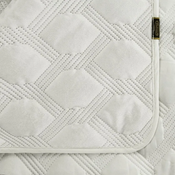 Eurofirany Tagesdecke SOFIA/5, Doppelseitige Decke mit gestepptem Muster für Doppelbett & Sofa