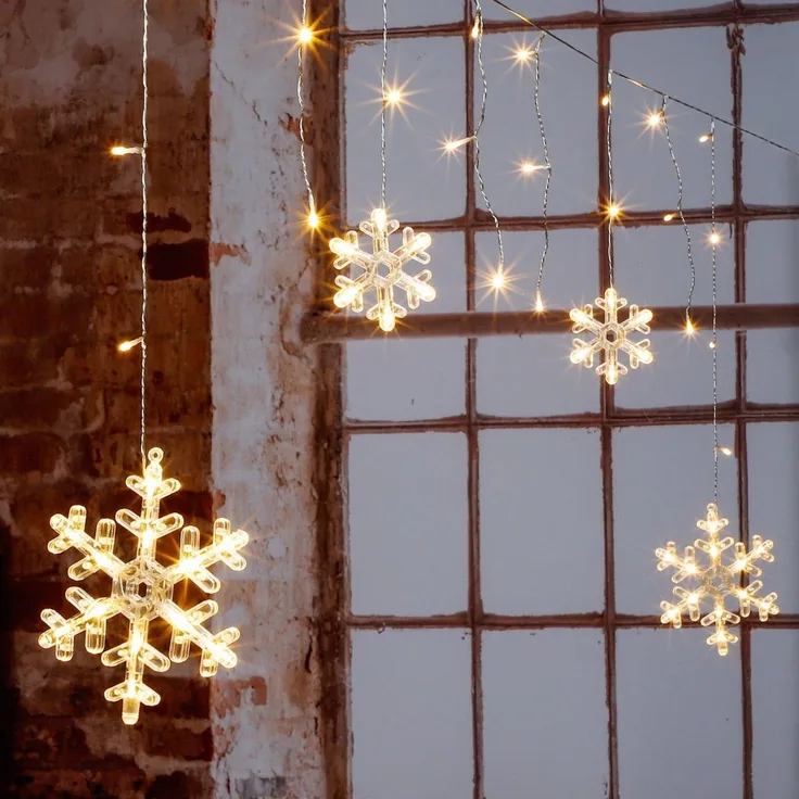 Spetebo Lichtervorhang LED Schneeflocken Lichtervorhang mit Timer - 210cm, 60-flammig, mit 60 warm weißen LED und Timer Funktion