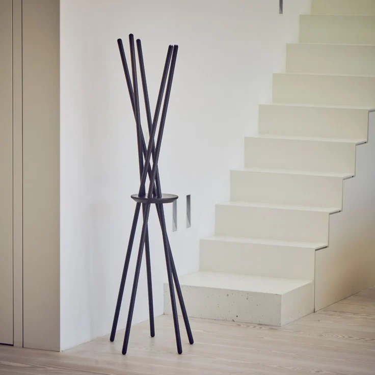 Kleiderständer Walk aus massiver Buche, modernes Design, hellgrau lackiert, von Jan Kurtz – Bild 6