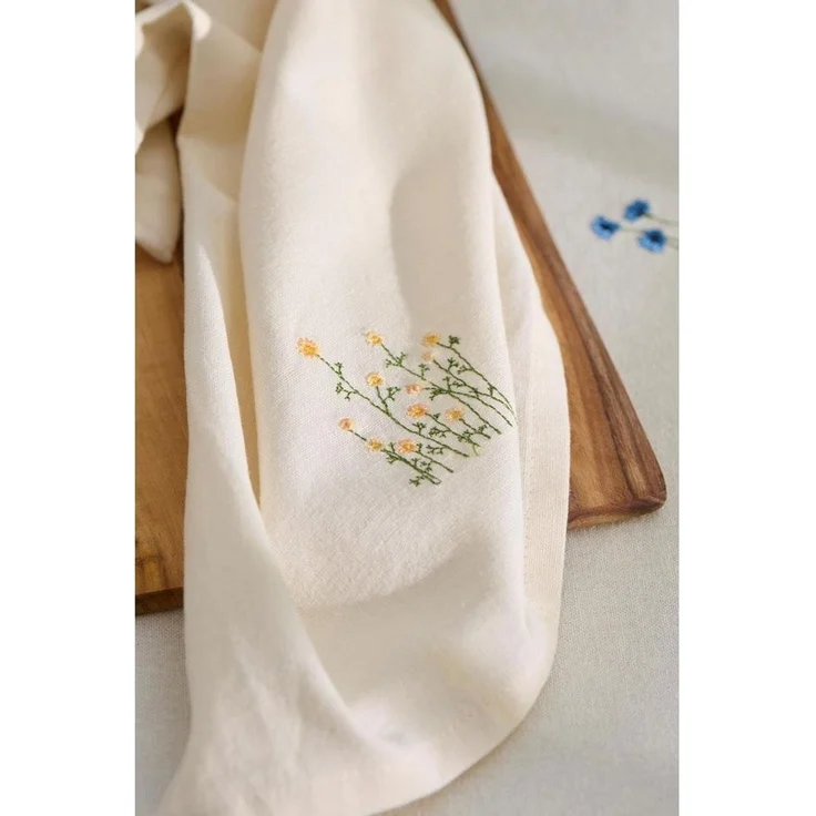 Ib Laursen Geschirrtuch Ib Laursen Geschirrtuch Flora mit gelben Butterblumen (50x70 cm) – Bild 1