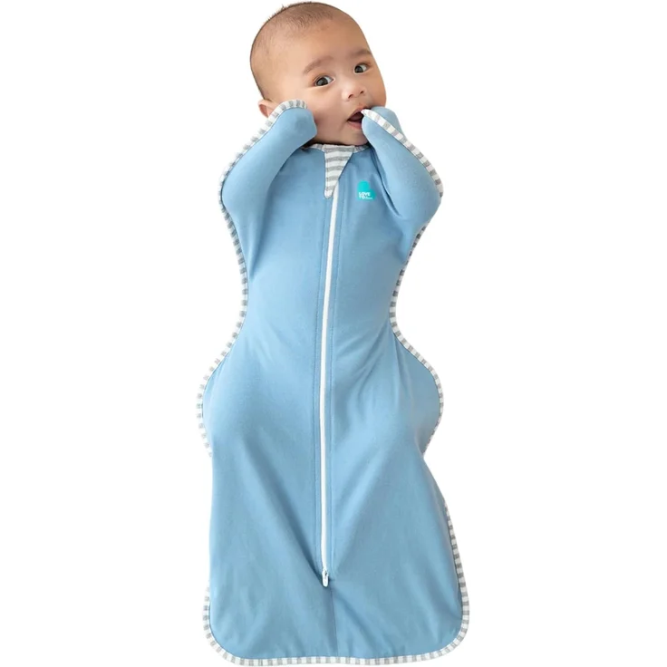 Love To Dream Swaddle Up™ Pucksack, mittelgroß, 6–8,5 kg – Blau, Gute Passform, unterstützt gesunden Schlaf, 1,0 Tog – ideal für 20–24 °C, maschinenwaschbar