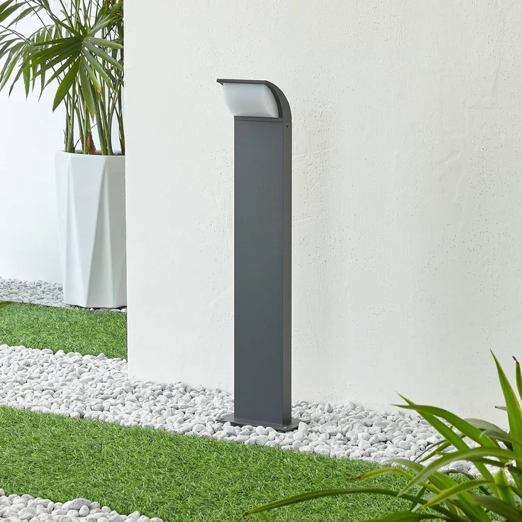 Lucande Außen-Stehlampe Tinna, LED - 6,3 W gesamt, warmweiß – Bild 3