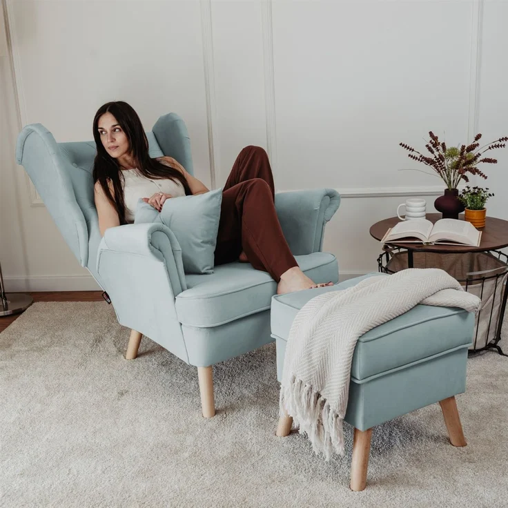 Sessel Ohrensessel ALISON inkl. Hocker in Stoff Trinity Hellblau – Bild 3